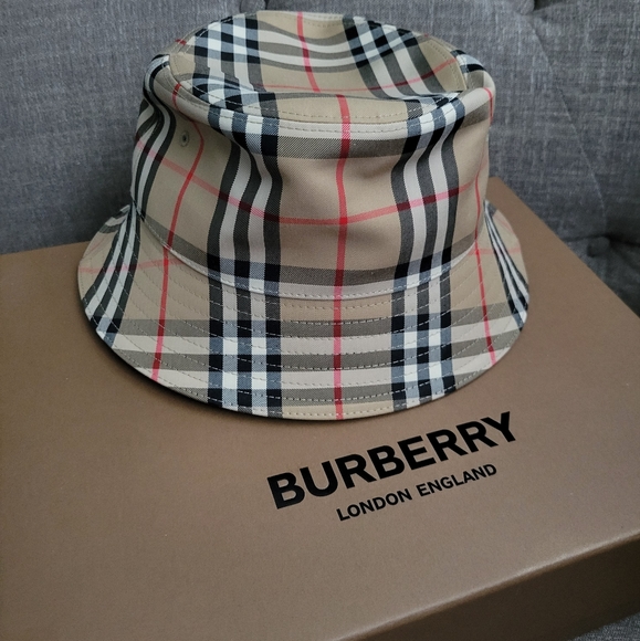 BURBERRY LONDON ENGLAND BUCKET HAT Burberry Bucket hat – Zed-apparel